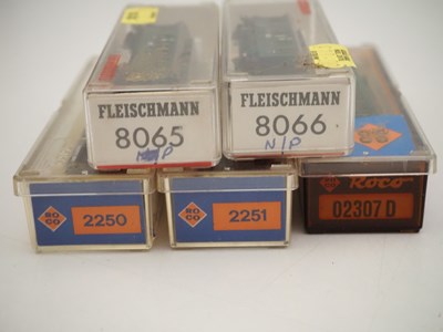 Lot 13 - A group of N gauge European outline rolling...