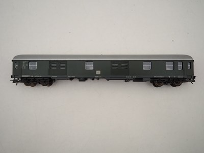 Lot 24 - A pair of ROCO German outline HO gauge...