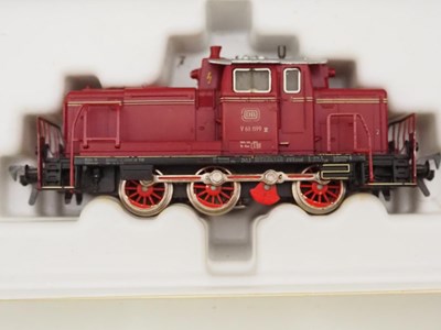 Lot 27 - A group of FLEISCHMANN HO gauge German outline...