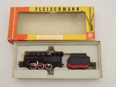 Lot 27 - A group of FLEISCHMANN HO gauge German outline...