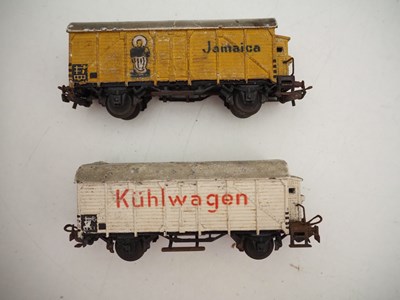 Lot 30 - A group of unboxed MARKLIN HO gauge vintage...