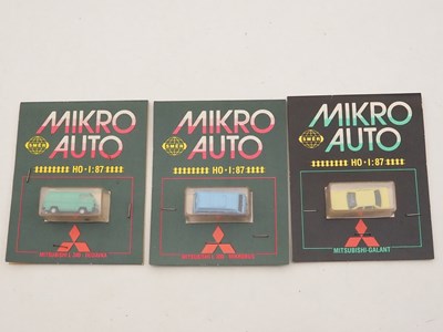 Lot 39 - A group of European HO gauge buildings and...