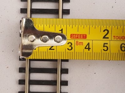 Lot 41 - A large box of vintage HO, S and O gauge 2 and...