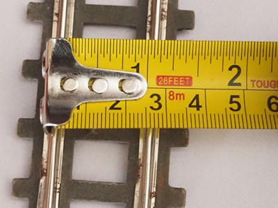 Lot 41 - A large box of vintage HO, S and O gauge 2 and...