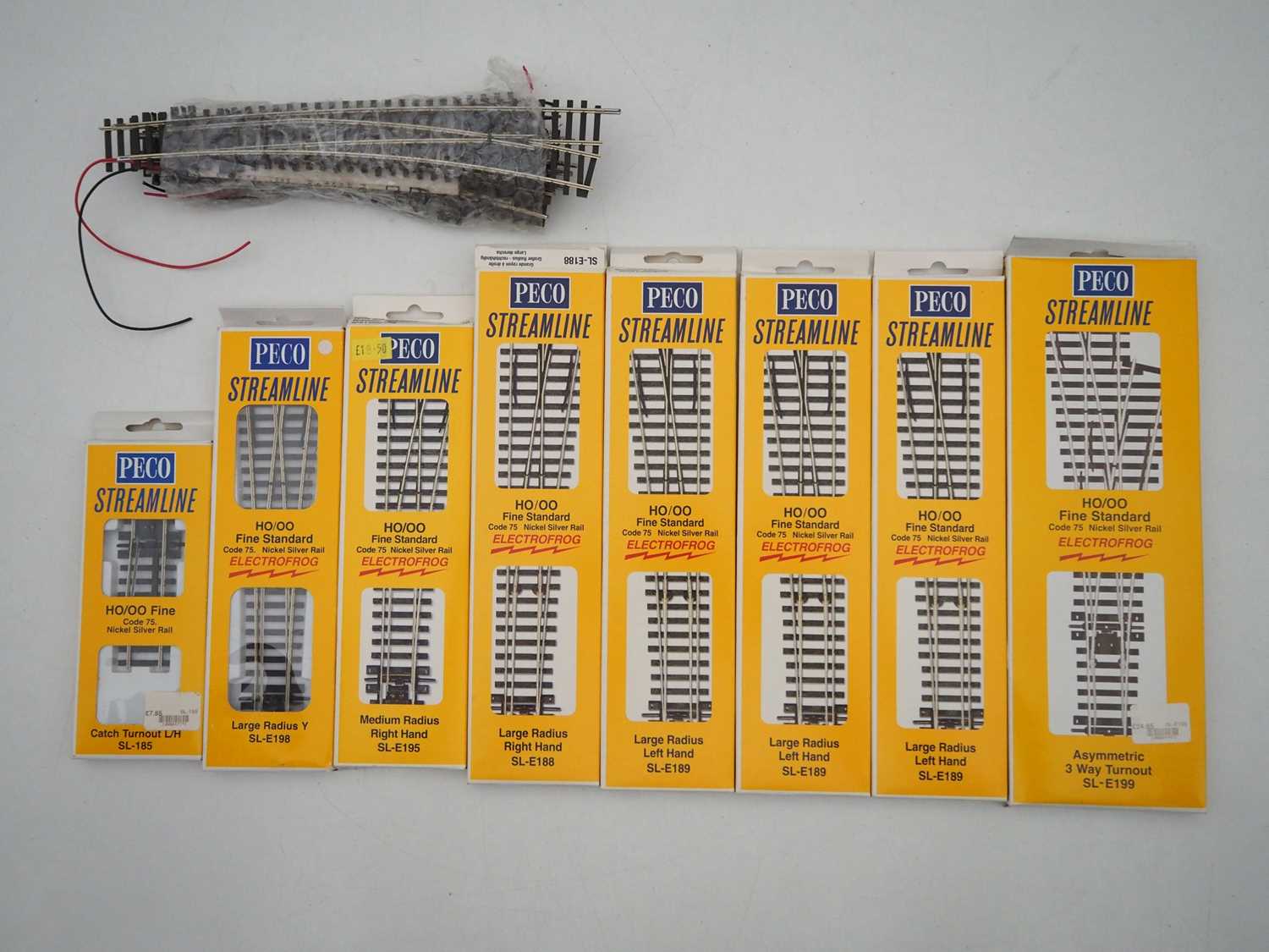 Lot 44 - A group of PECO OO gauge Streamline code 75...