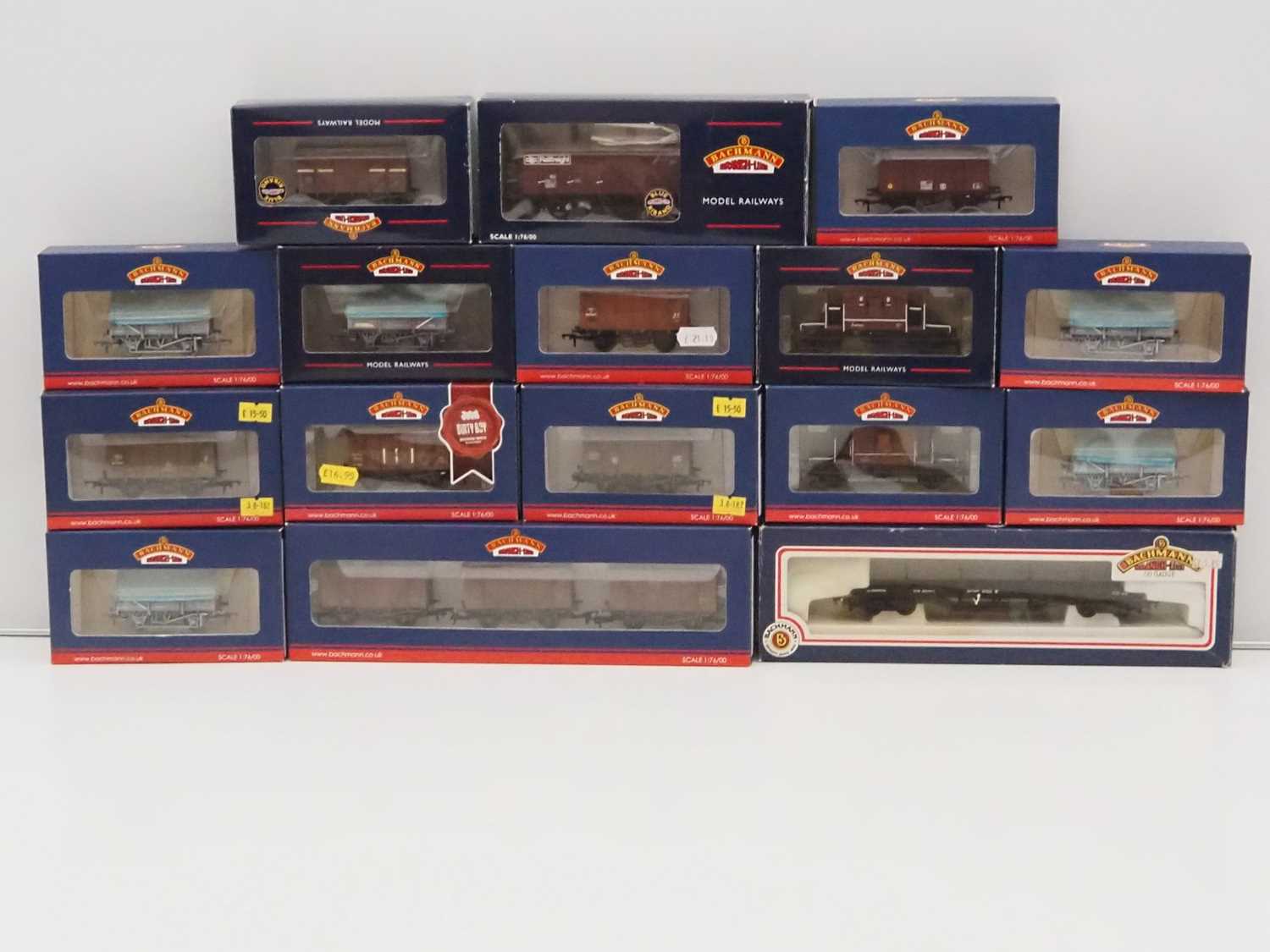 Lot 45 - BACHMANN - various mixed OO gauge wagons and...