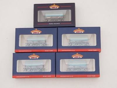 Lot 45 - BACHMANN - various mixed OO gauge wagons and...