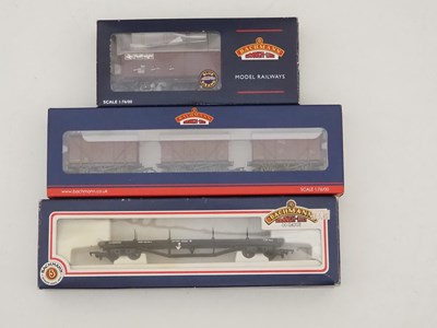 Lot 45 - BACHMANN - various mixed OO gauge wagons and...