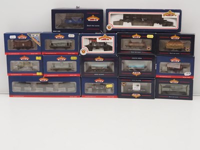 Lot 46 - BACHMANN - various mixed OO gauge wagons and...