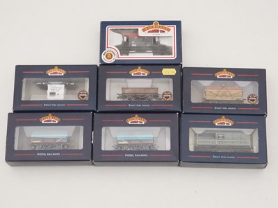 Lot 46 - BACHMANN - various mixed OO gauge wagons and...