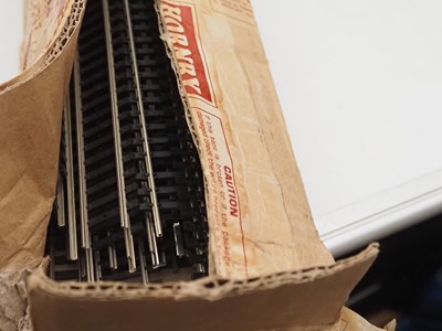 Lot 47 - A large quantity of OO gauge plastic and card...