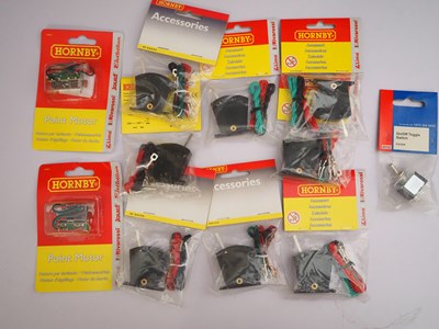 Lot 47 - A large quantity of OO gauge plastic and card...