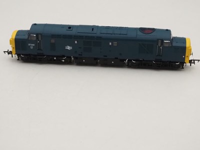 Lot 50 - An ACCURASCALE OO gauge class 37 diesel...