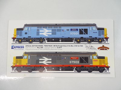 Lot 300 - A BACHMANN 32-381T Class 37 diesel locomotive...