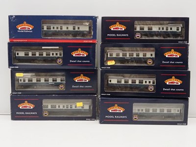 Lot 94 - A group of BACHMANN OO gauge mixed Mark 1 and...
