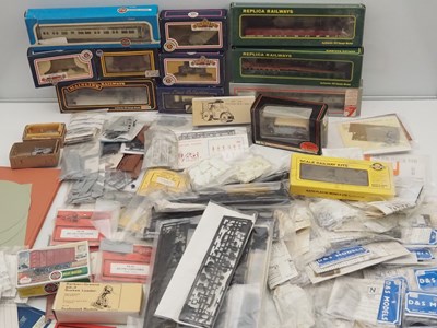 Lot 111 - A large quantity of whitemetal and plastic OO...