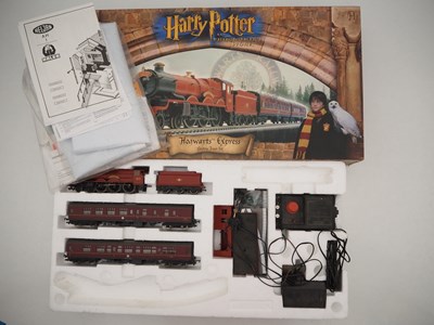 Lot 121 - A HORNBY OO gauge 'Harry Potter and the...