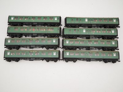 Lot 129 - HORNBY DUBLO - A rake of OO gauge Super Detail...