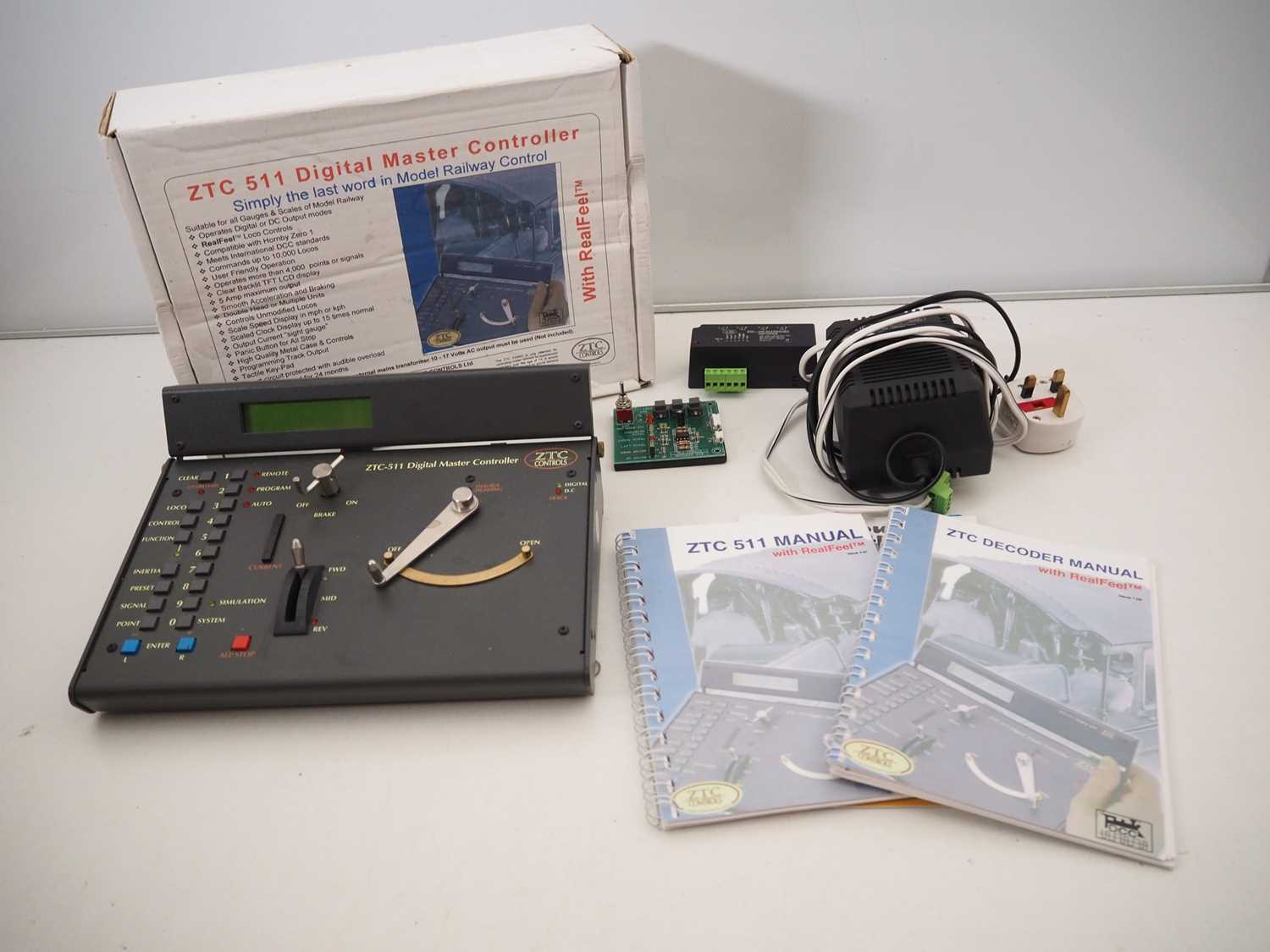 Lot 139 - A ZTC 511 DCC Digital Master Controller system...