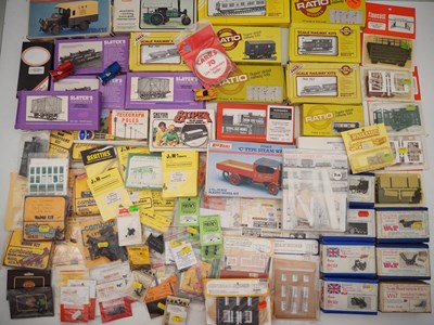 Lot 150 - A large quantity of mostly 1:76 scale OO gauge...