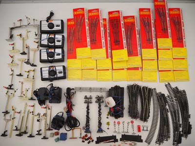 Lot 159 - A large quantity of HORNBY points, controllers,...