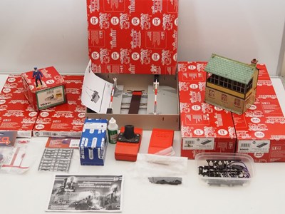 Lot 194 - A large group of G gauge boxed and unboxed...