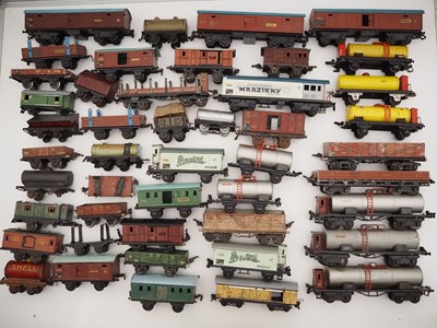 Lot 211 - A large group of unboxed tinplate O gauge...