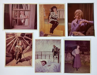 Lot 281 - WALT DISNEY - DARBY O'GILL AND THE LITTLE...