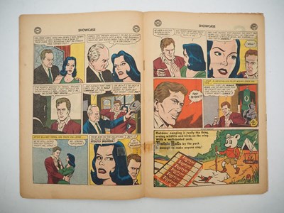 Lot 405 - SHOWCASE #22 (1959 - DC) - KEY ISSUE - The...