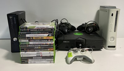 Lot 522 - XBOX lot - An original XBOX with controllers...