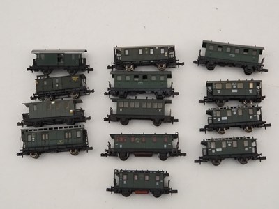 Lot 3 - A quantity of unboxed N gauge German outline 4...