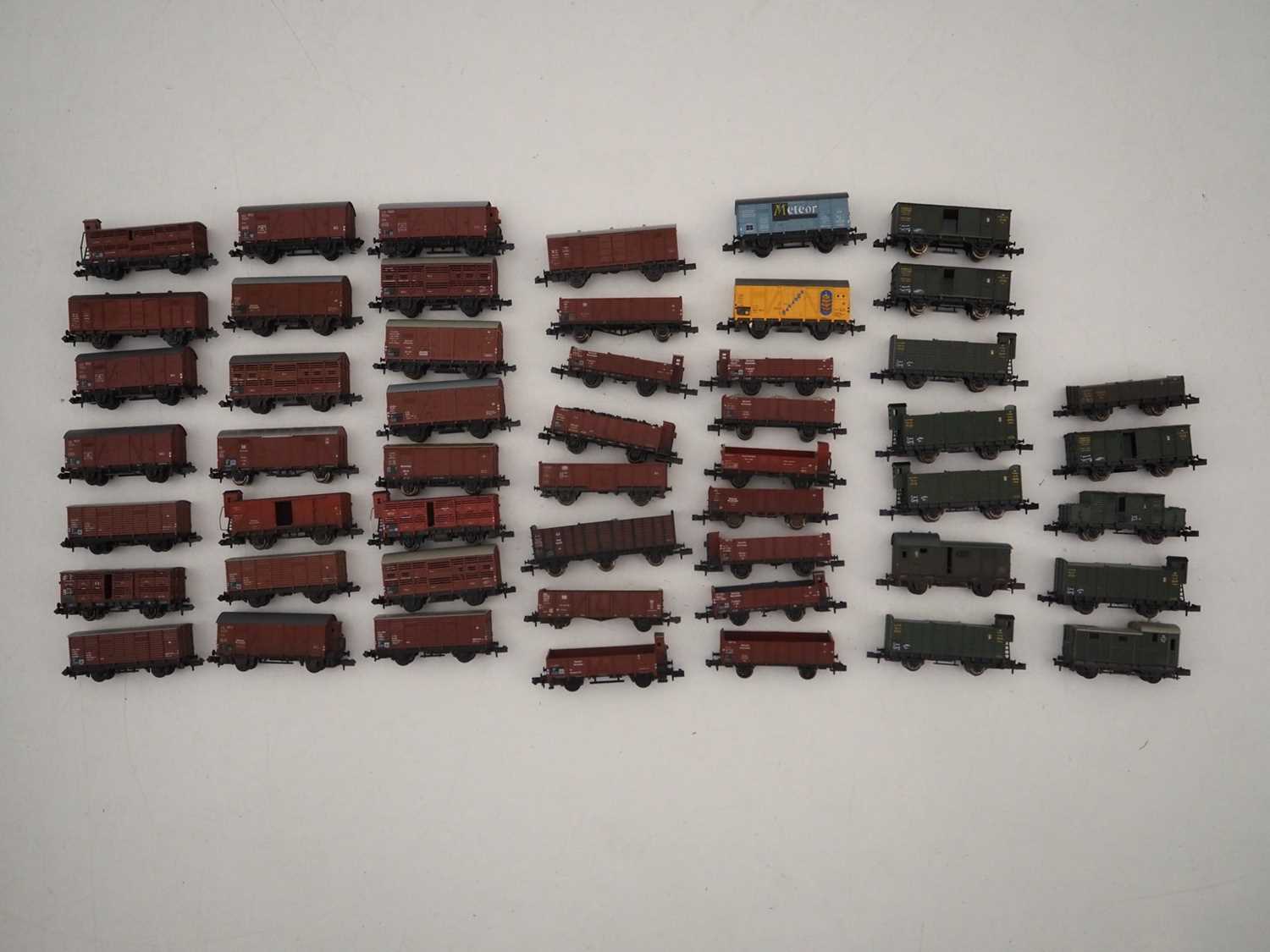 Lot 5 - A quantity of unboxed N gauge predominantly...