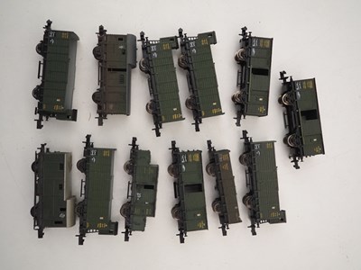 Lot 5 - A quantity of unboxed N gauge predominantly...