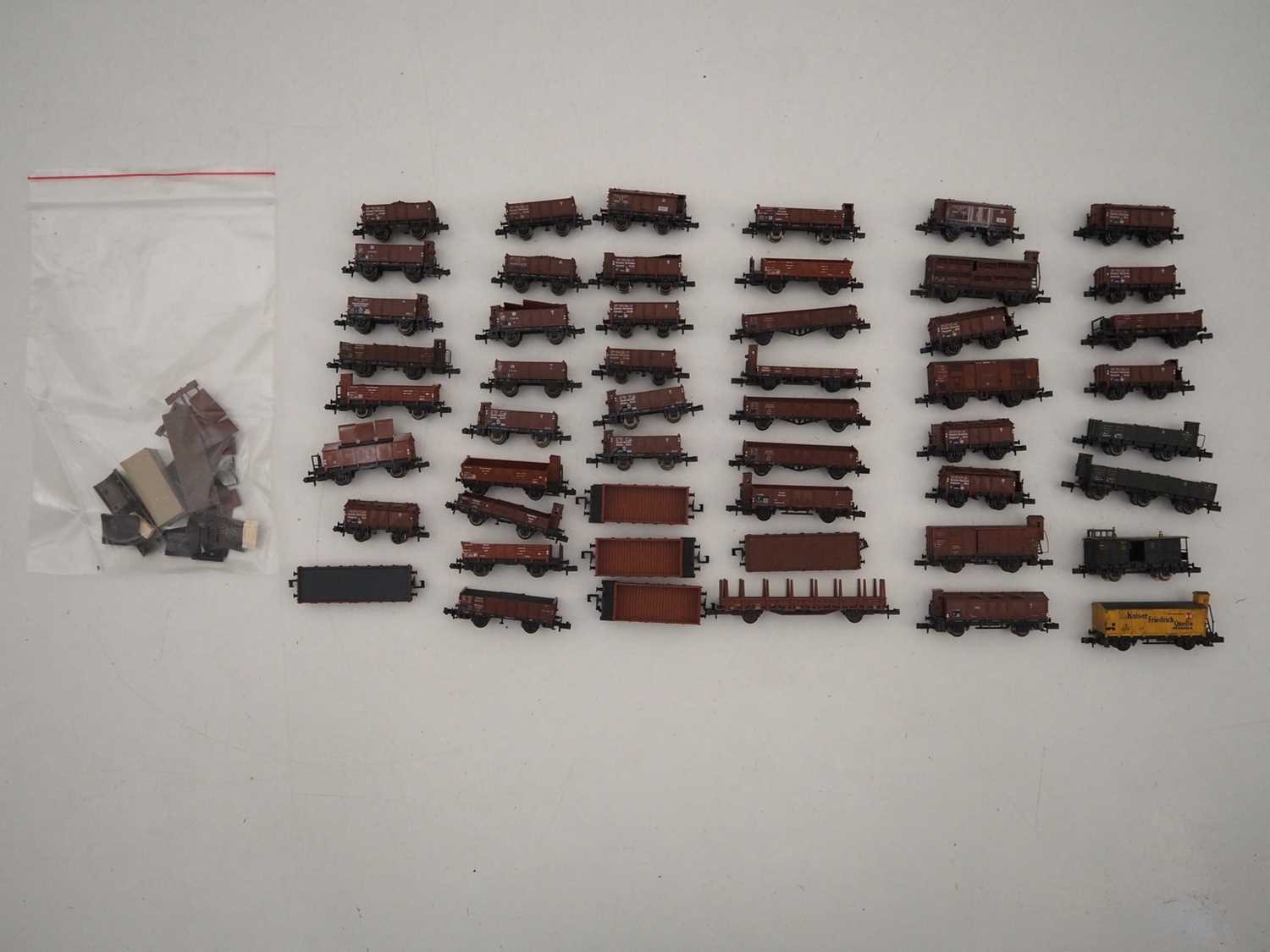 Lot 6 - A quantity of unboxed N gauge predominantly...