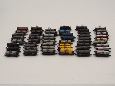 Lot 8 - A quantity of unboxed N gauge predominantly...