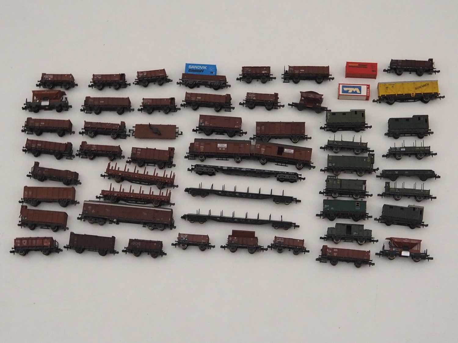 Lot 9 - A quantity of unboxed N gauge predominantly...