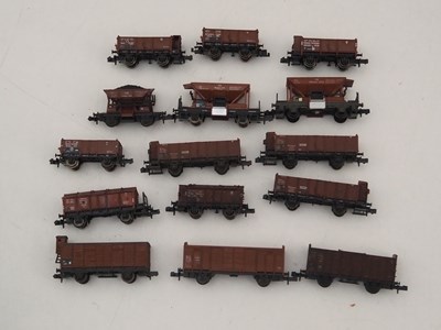 Lot 9 - A quantity of unboxed N gauge predominantly...