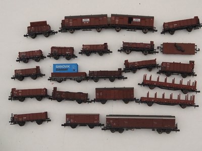 Lot 9 - A quantity of unboxed N gauge predominantly...
