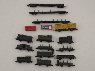 Lot 9 - A quantity of unboxed N gauge predominantly...