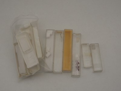 Lot 10 - A large quantity of empty N gauge wagon and...