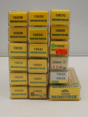 Lot 10 - A large quantity of empty N gauge wagon and...