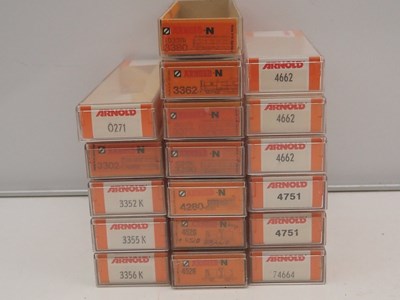 Lot 10 - A large quantity of empty N gauge wagon and...