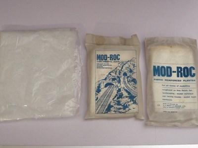 Lot 12 - A large box of N gauge related scenery items...