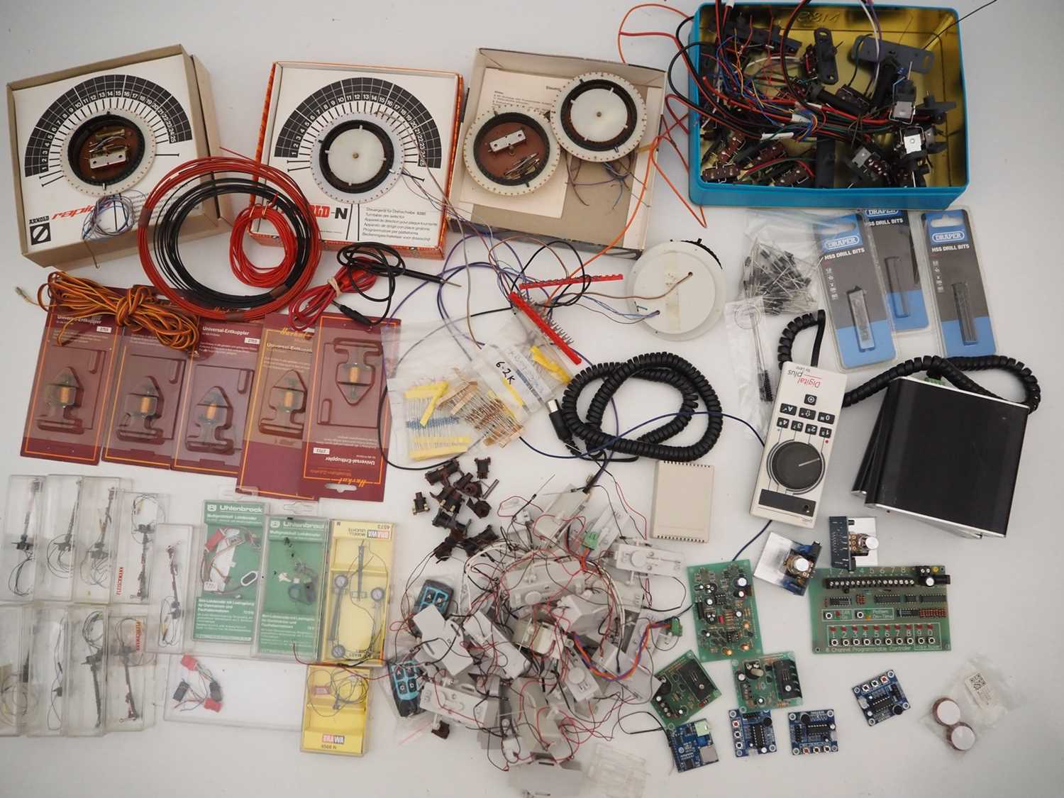 Lot 16 - A large quantity of N gauge digital and...