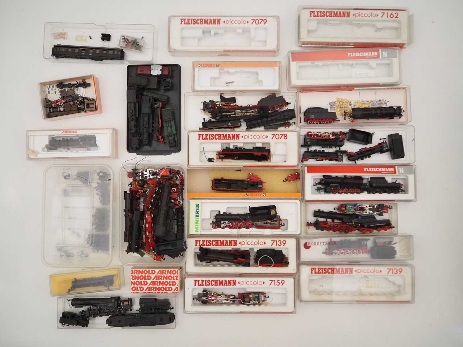 Lot 18 - A very large quantity of damaged /...