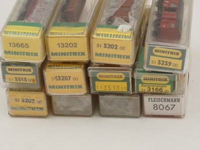 Lot 19 - A group of boxed N gauge continental outline...