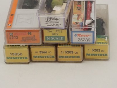 Lot 19 - A group of boxed N gauge continental outline...