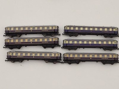 Lot 20 - A group of ARNOLD N gauge rolling stock...