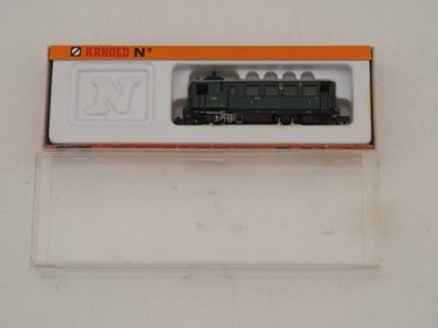Lot 24 - A pair of ARNOLD N gauge railcars (one steam,...