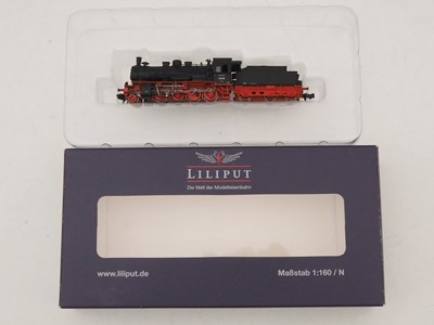 Lot 28 - A pair of German outline N gauge steam...